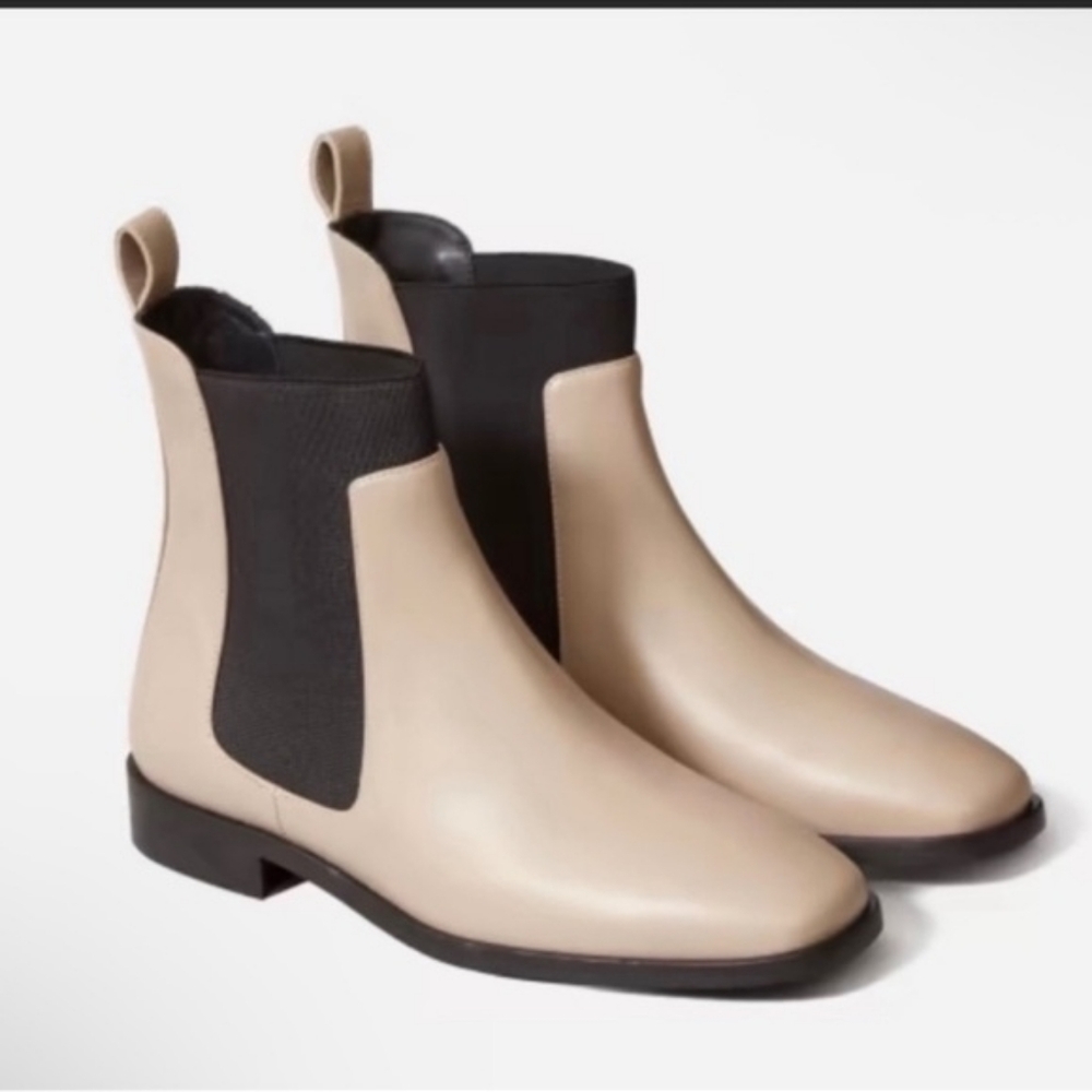 Everlane The Italian Leather Square Toe Chelsea Fall Boots